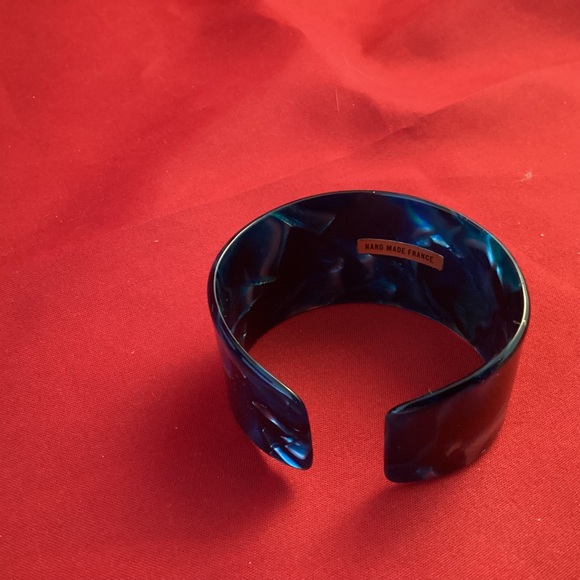 Vintage blue plastic (lucite?) cuff bracelet made in France - Picture 2 of 6